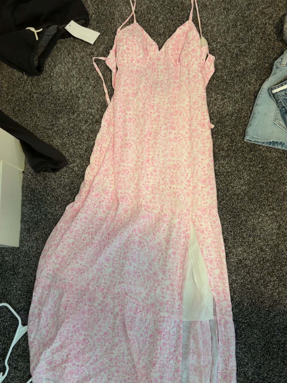 Hollister Pink Floral Spaghetti-Strap Maxi Dress